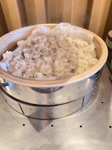 ただクロワッサンはラウンジのほうがいい材料を使ってあるそうです